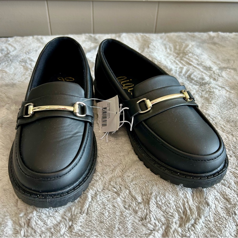 Gigil Sz 1 Girls Black Loafers 👞 Shoes NWOB